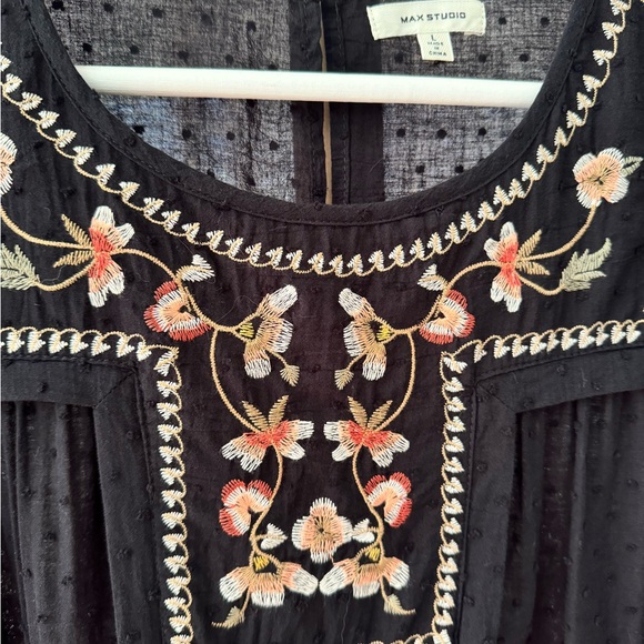 Max Studio Embroidered Black Top Size L - Picture 3 of 9